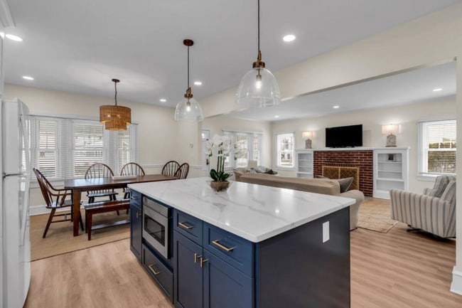 Photo - 105 Fifth Ave