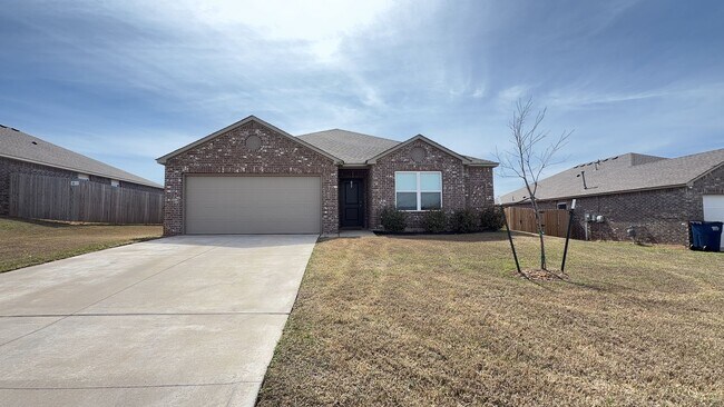Photo - Large 4 Bedroom, 2 Bathroom Home in Shawnee Schools!