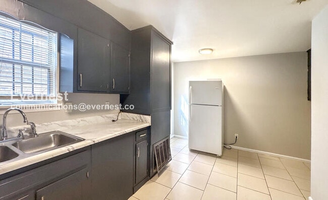 1100 Cotton Ave SW Unidad b