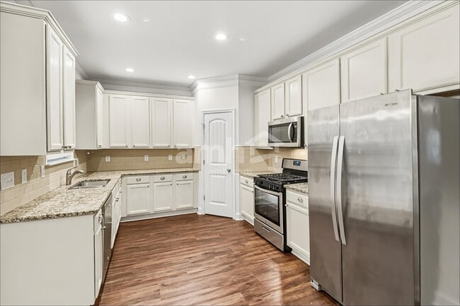 Photo - 514 Crestmont Ln