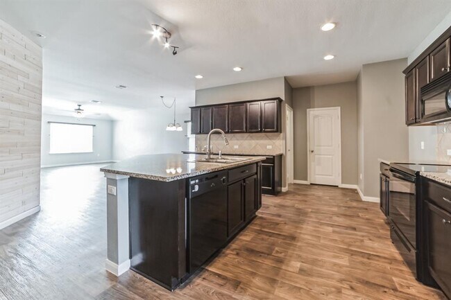 Photo - 101 Acadia Cv