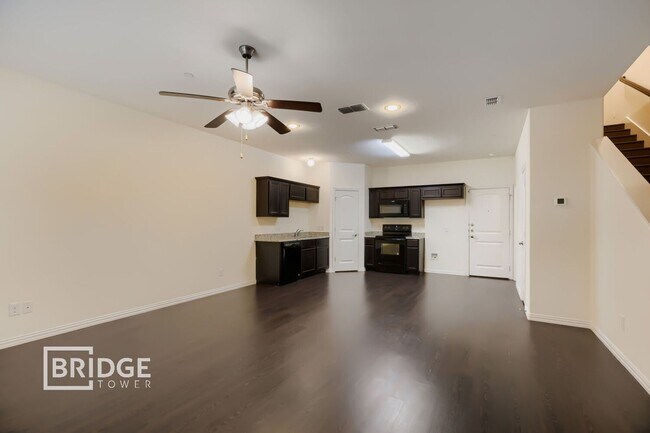 Building Photo - 1317 Lakecrest Ln