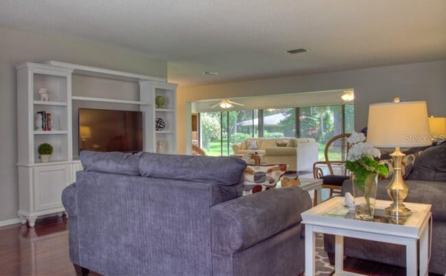 Photo - 7093 Fairway Bend Ln