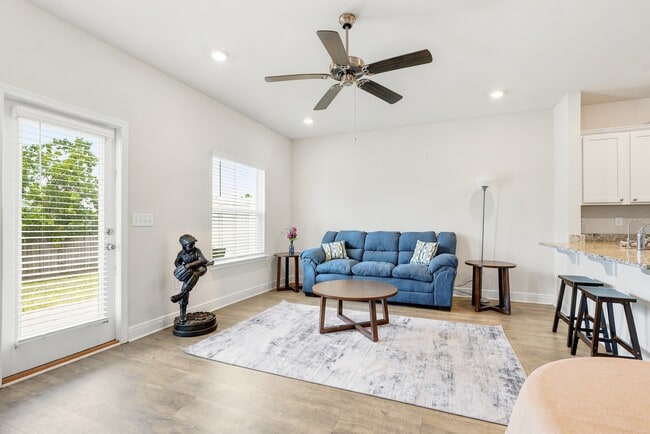 Photo - 1635 Caleigh Ct