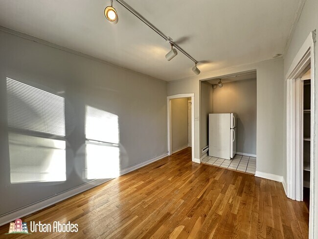 Photo - 515 W Melrose St Unit A05C