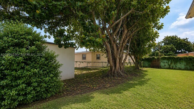 1537 NW 69th St