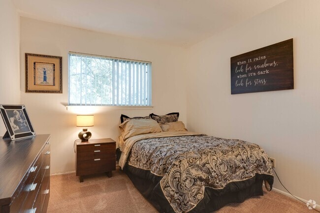 2BR, 1BA - Secondary Bedroom