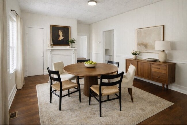 Photo - 318 Persons St