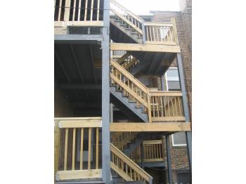 Escaleras y terraza - 6057 S California Ave