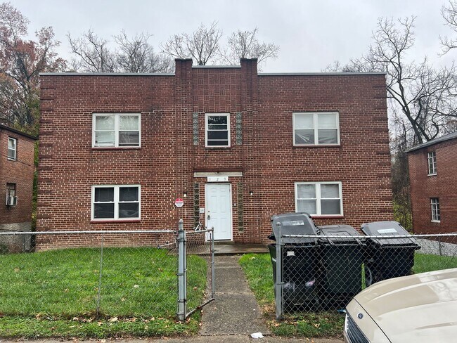 129 Glenridge Place - 129 Glenridge Place Unit Apt 2