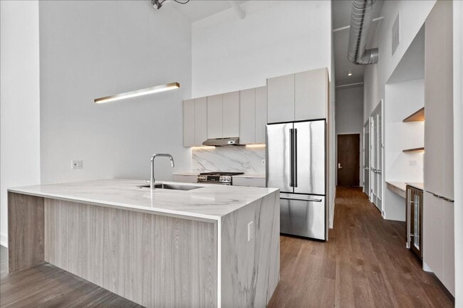 Photo - 728 Waukegan Rd