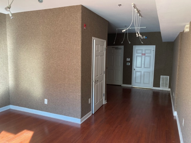 Photo - 2922 Howard Ave