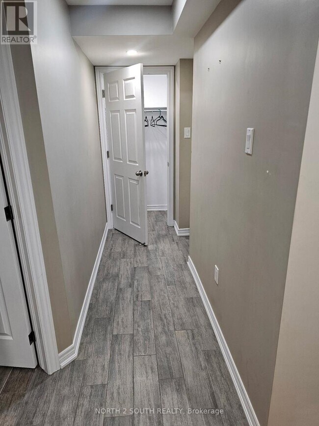 Photo - 23 Vanwood Crescent