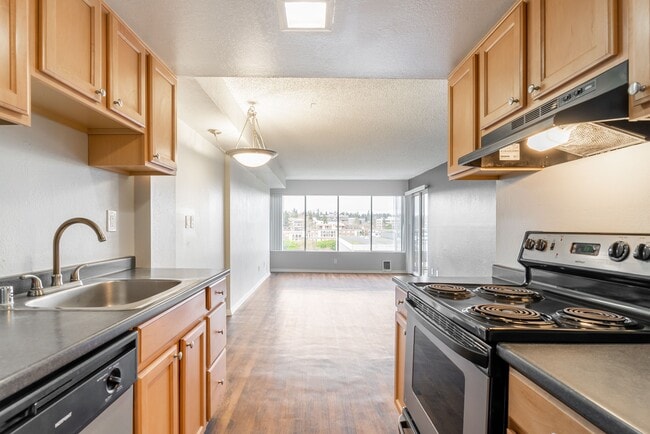 Building Photo - Luxe at Meridian Rental