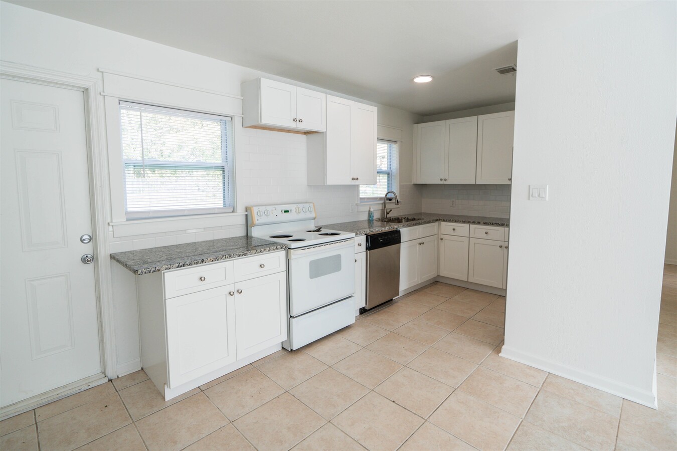 Photo - 406 Essex Dr