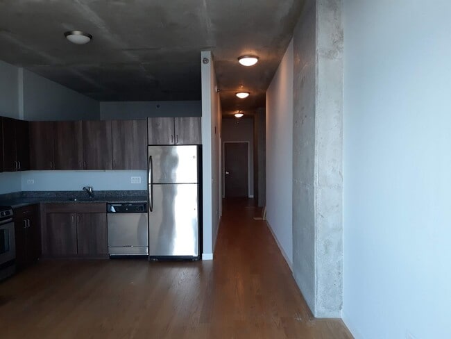 Photo - One bedroom Loft appartment with Lake Views! Unit 3910