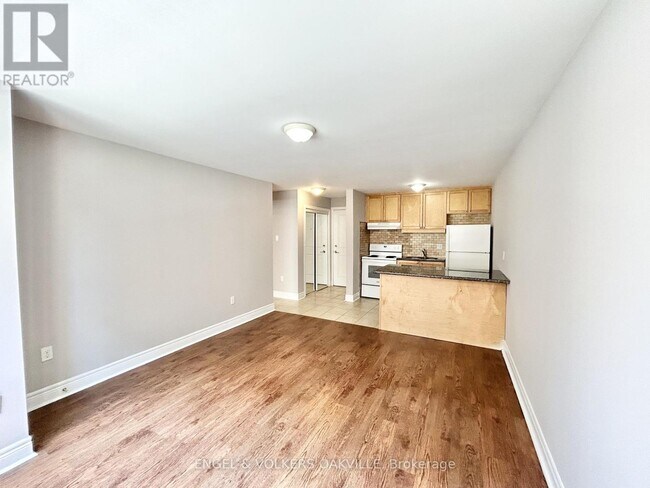 Photo - 100 Twenty Fifth St Unit 14