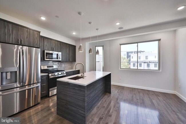 Photo - 1939 N Darien St Unit 2