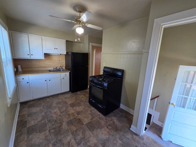 Photo - 1091 Bicknell Ave