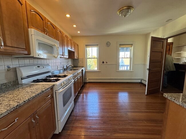 Photo - 163 Belmont St Unidad 3