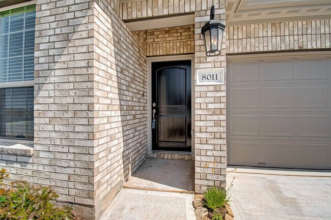 Photo - 8011 Colony Chase Ct