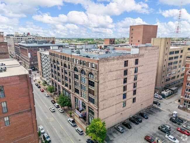Building Photo - Downtown STL Loft with Rooftop Pool + Park... Unit 706