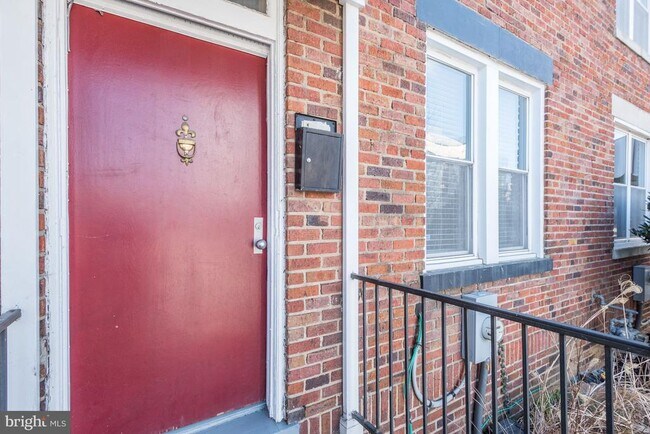 Photo - 1383 Florida Ave NE