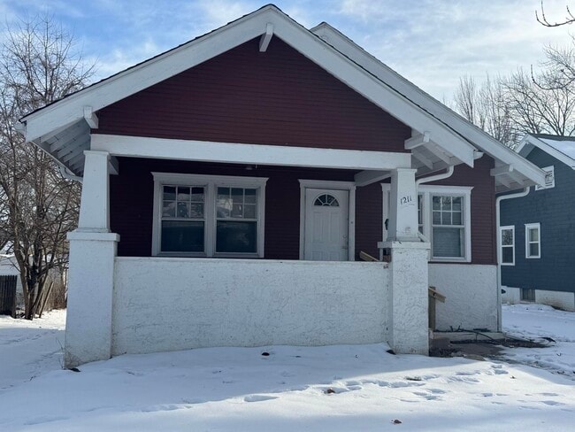 Building Photo - 1211 Sheridan-