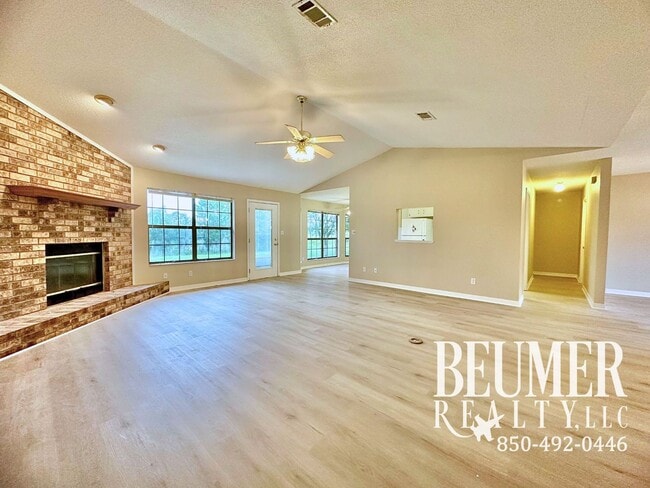 Building Photo - 5027 Shoshone Dr