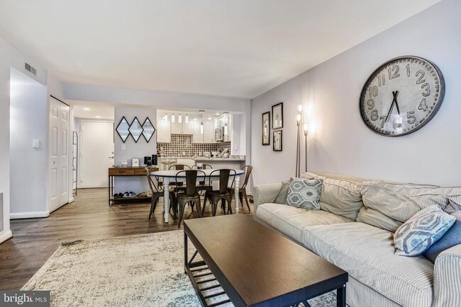 Photo - 7621 Provincial Dr Unidad 107