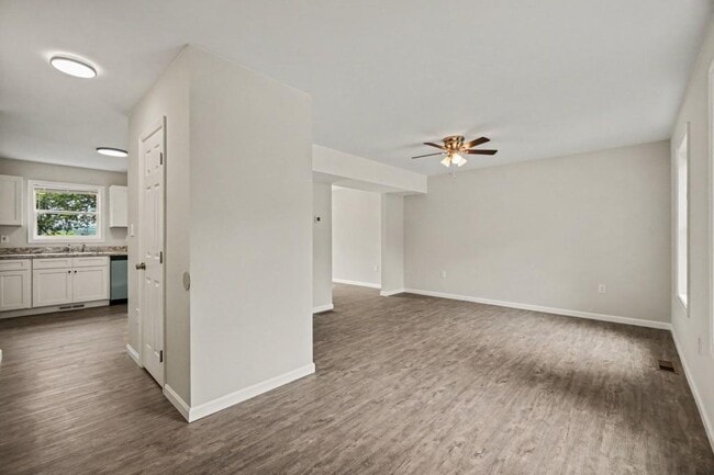 Photo - 24 N 6th St
