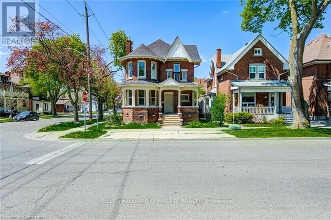 Photo - 200 Park Ave