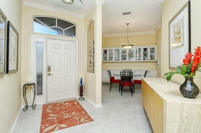 9480 Forest Hills Cir