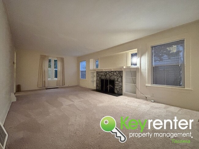 Photo - One Bedroom Triplex Unit in the Heart of Tacoma’s Proctor District!