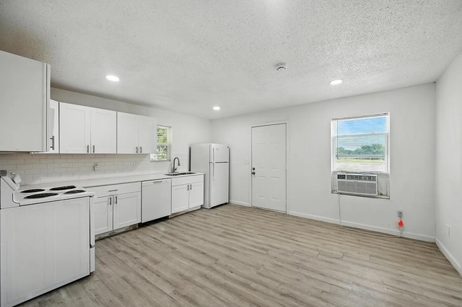 Photo - 320 T A Carroll Ave