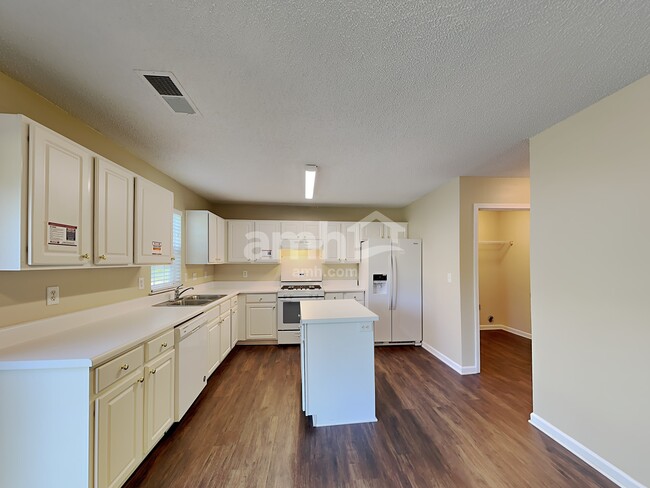 Photo - 1079 Chapel Creek Rd