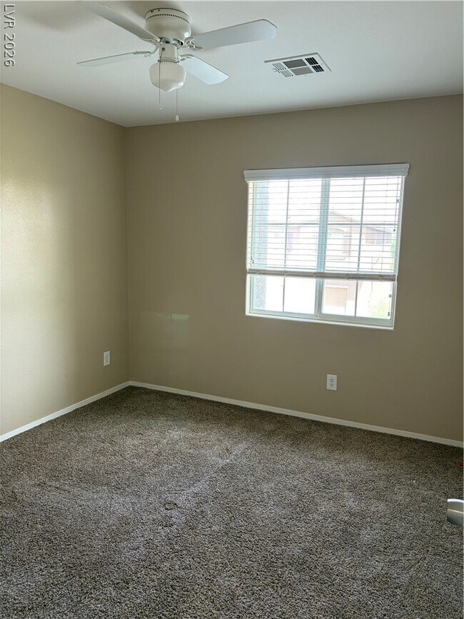 3761 Hollycroft Dr