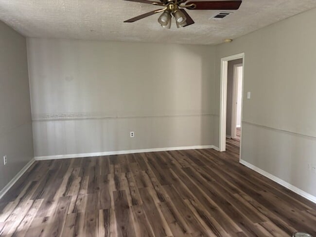 Photo - 4528 Sandlewood Dr