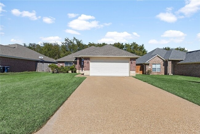 Building Photo - 3511 Farah Dr