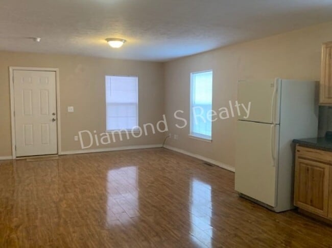 Photo - 3 Bedrooms / 1 Bath!  Cute and Charming Home Available Early May!