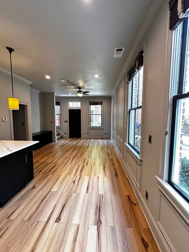 Photo - 450 Railroad Ave