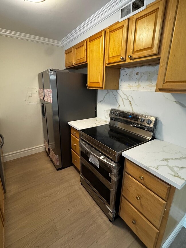 Photo - 5460 White Oak Ave Unit D106