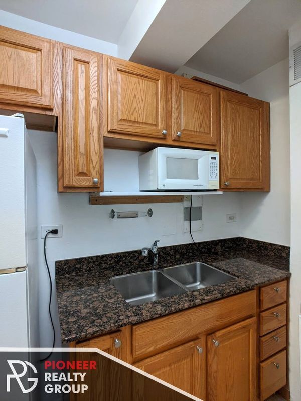 Photo - 4180 N Marine Dr Unit 110