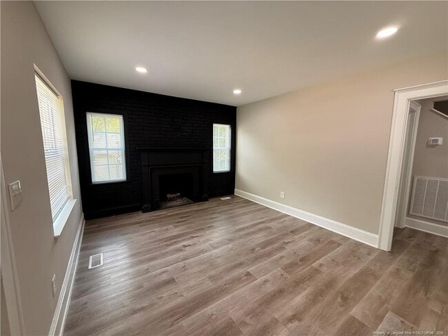 Photo - 122 Kensington Cir