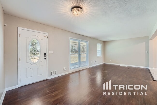 Photo - 1695 Virginia Cir
