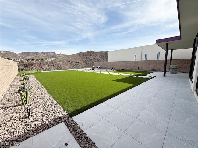 Building Photo - 702 Blackrock Rim Dr