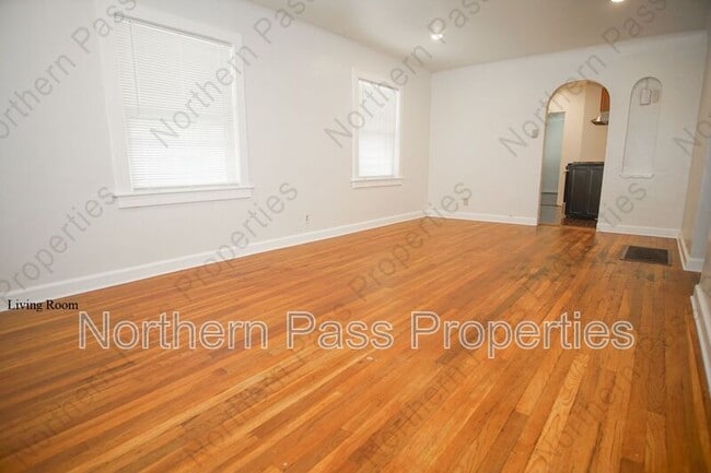 Photo - 4416 La Luz Ave