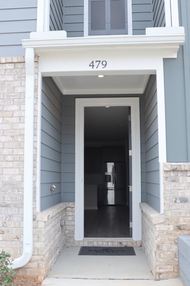 Photo - 479 Crown Dr