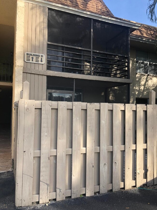 Building Photo - 1291 NW 13th St Unit 346d