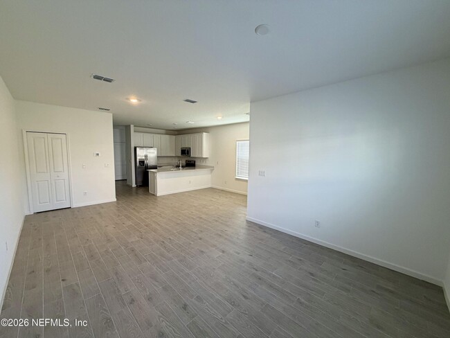 Photo - 191 Hubbard Bnd